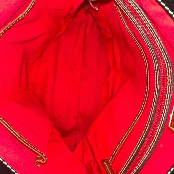 Very nice Dooney & Bourke handbag was only used once for a couple of hours - Picture 2 of 6